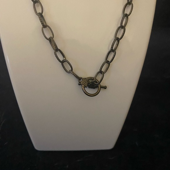 Elegant Pendant Necklace - Picture 2 of 3